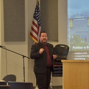 Meet your Posher, Rómulo